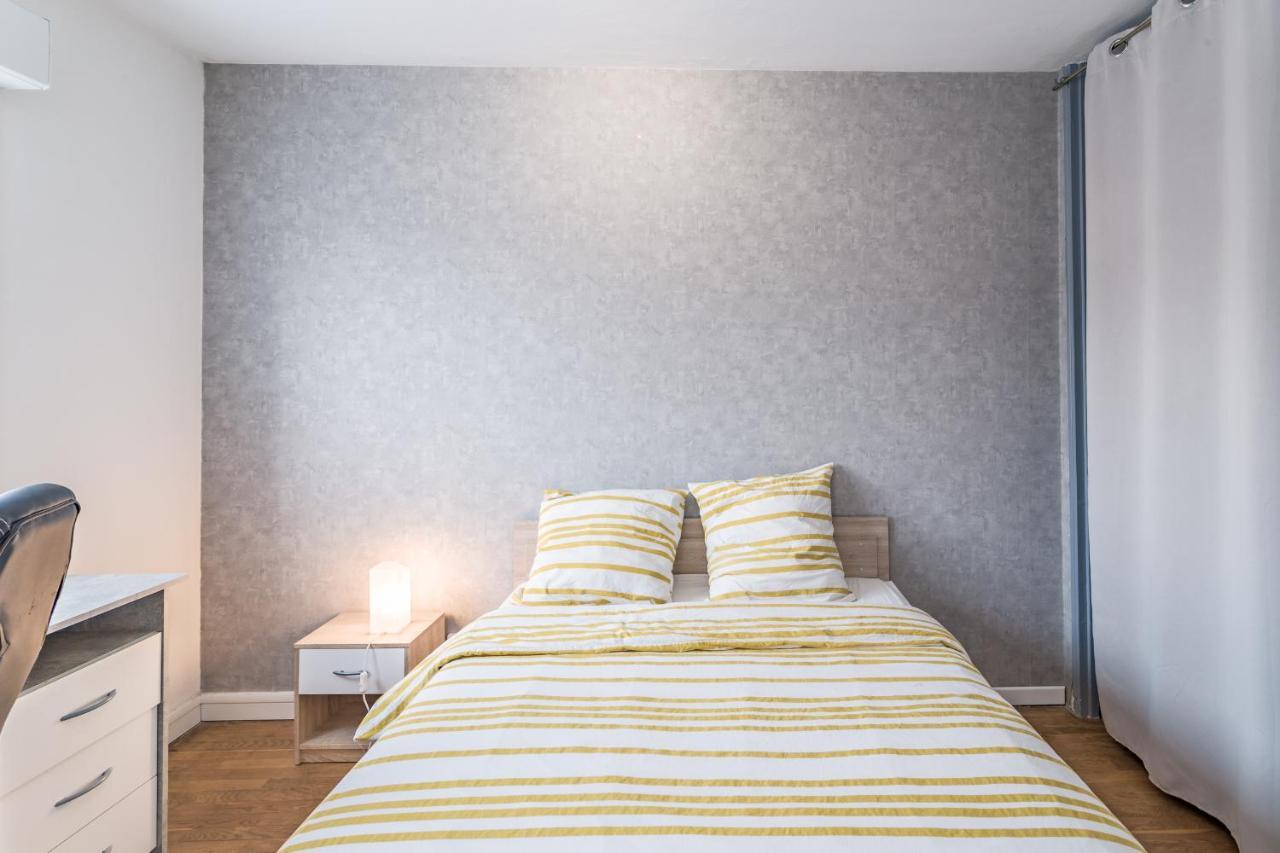 Spacieux Appartement - 6 Personnes - Parking Gratuit Saint-André-les-Vergers Dış mekan fotoğraf